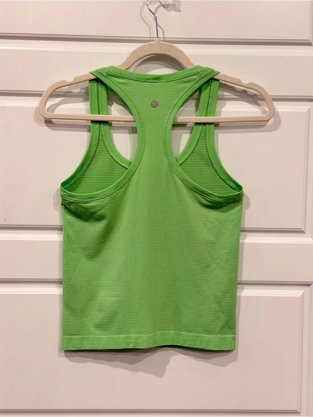 Lululemon Swiftly Tech Racerback Tank 2.0 Race Length Green Size 4 Running Yoga